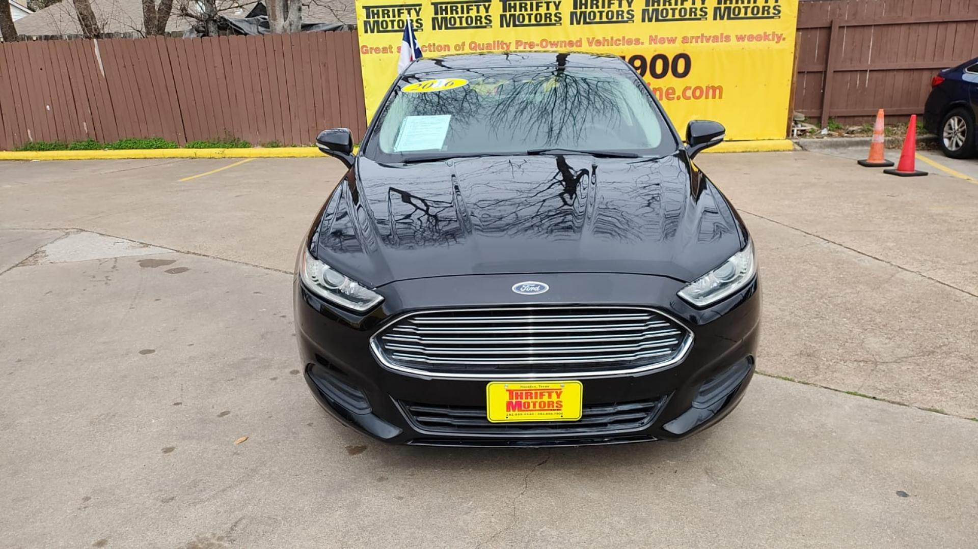 2016 Ford Fusion SE (3FA6P0HD8GR) with an 1.5L L4 DOHC 16V engine, 6-Speed Automatic transmission, located at 16710 Clay Rd., Houston, TX, 77084, (281) 859-7900, 29.834864, -95.656166 - Photo#4